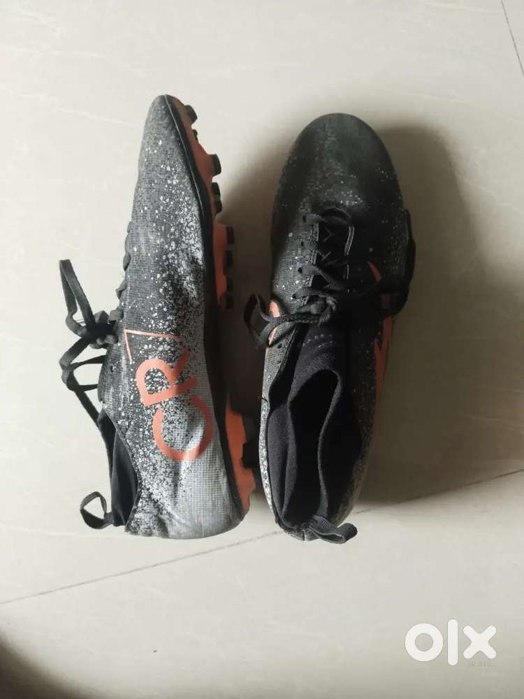 Velpro company Football shoes at low price