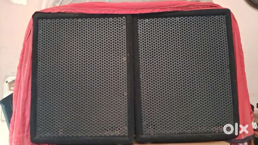 Two speakers with AMP