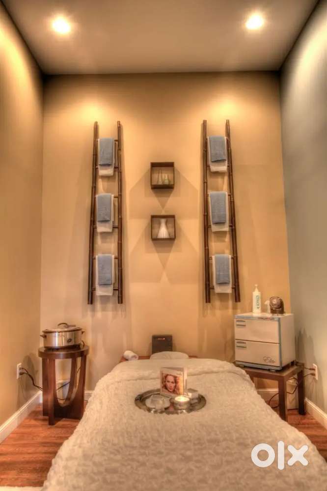 Spa therapist & front office