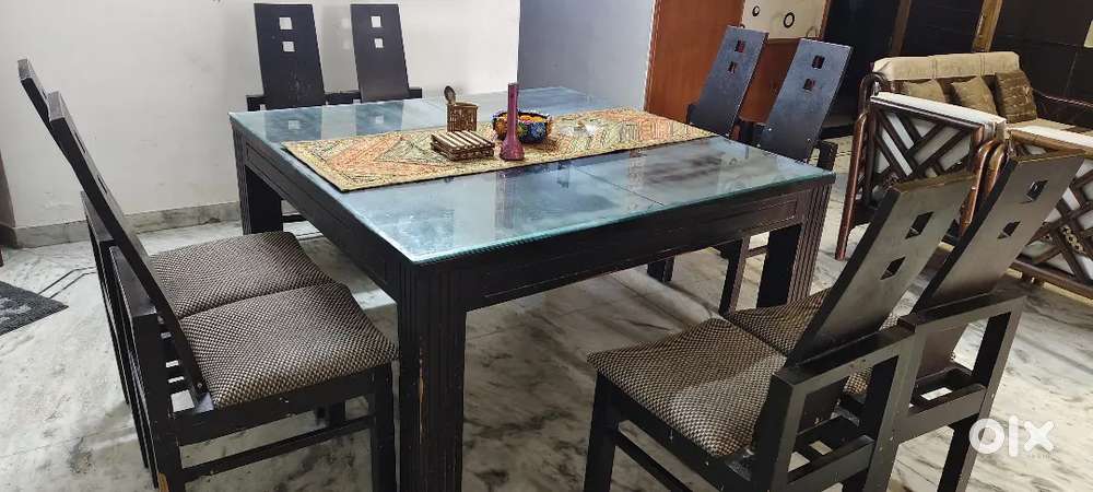 8 seater 5×5 dining table
