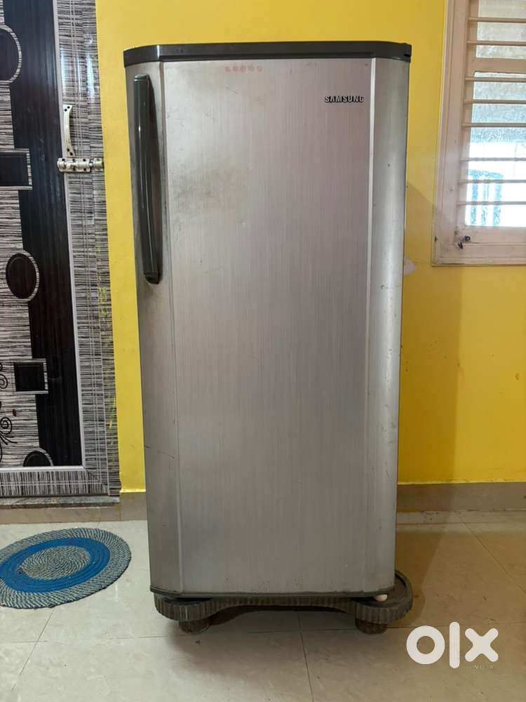 Samsung fridge with well condition, with serial# 02284zAp300523k