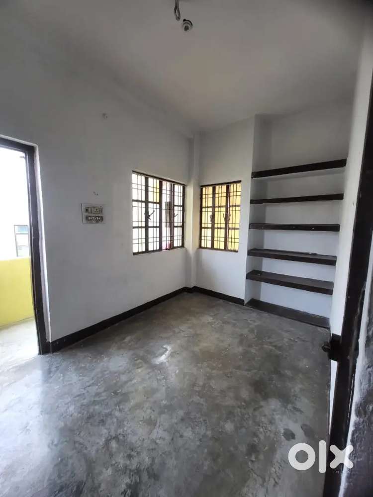 1 BHK spacious flat for rent