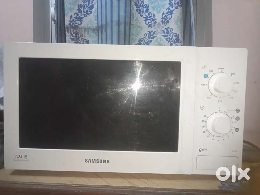 Microwave , oven