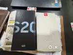Oneplus 3 and samsung s20 phone box