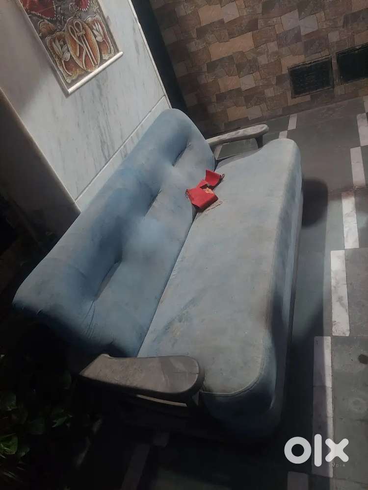 5 seater sofa for sale , just cleaning required, 3 + 2 seater