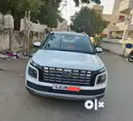 Hyundai Venue 2022 Petrol Well Maintained with sunroof