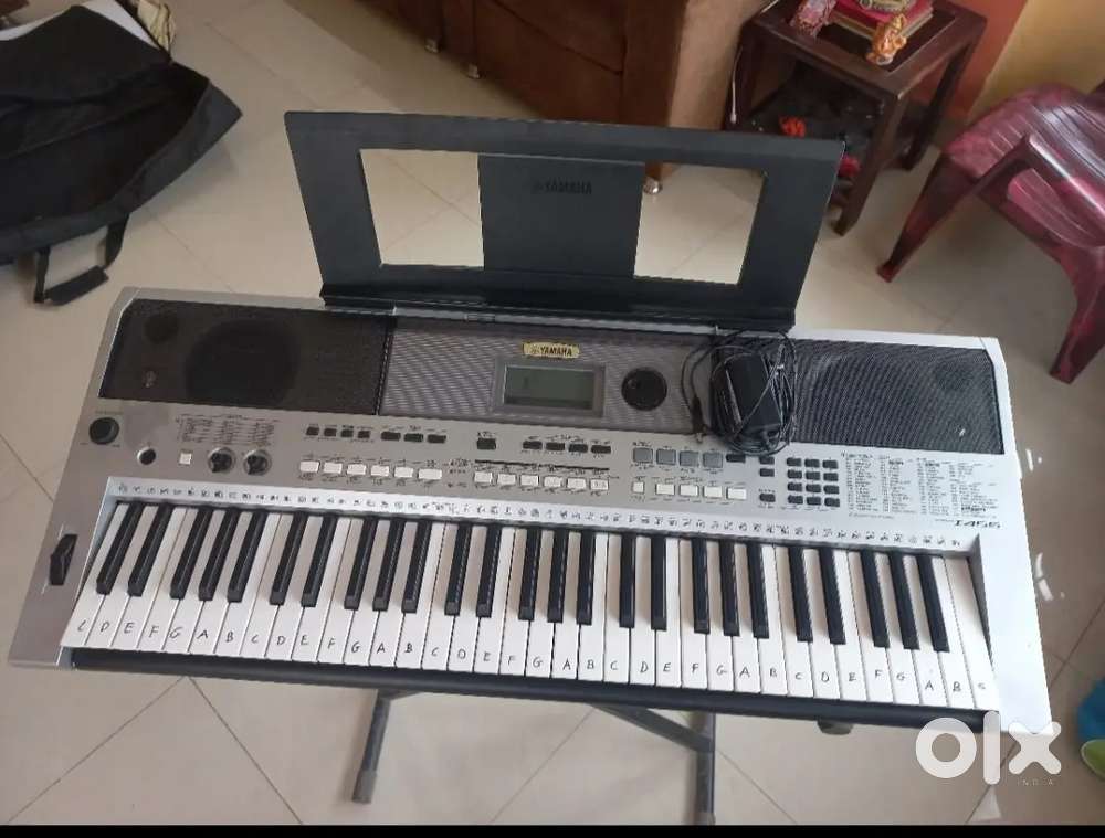 BASIC MODEL YAHAHA KEYBOARD
