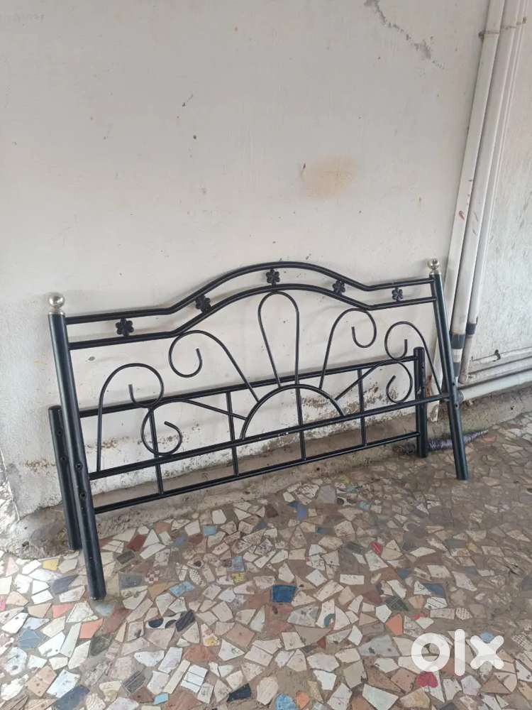 Queen size bed