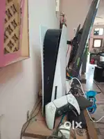 PS5 in excellent condition, very less used