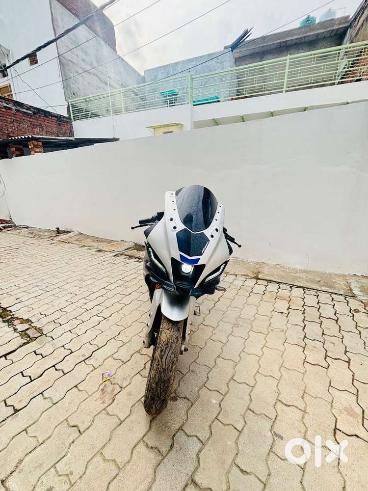R15m minor scrach on bike