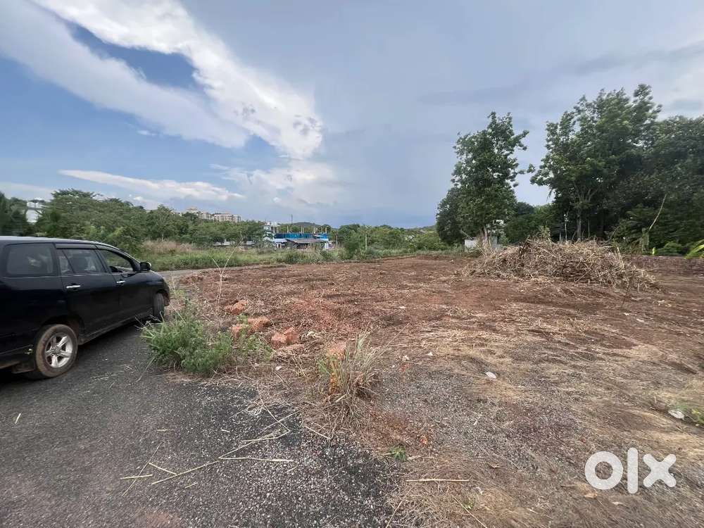 HOUSE PLOT FOR SALE IN PERINGOME