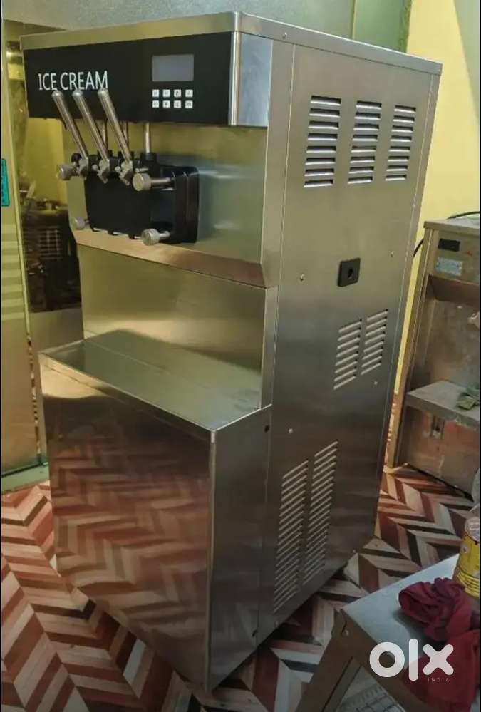 Softy Icecream Cream Machine and Bain marie curry point hot bin