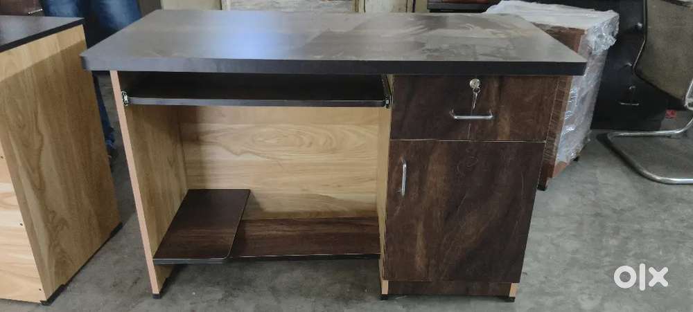 4/2 office table