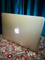 Apple Macbook Air 2017. Sleek, reliable and Lightweight