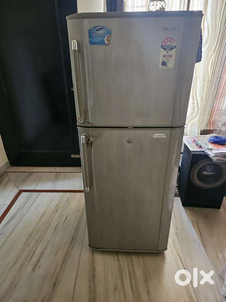 Samsung 230L double door refrigerator