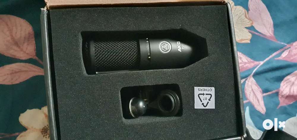AKG MIC AND INTERFACE