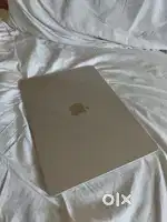 MacBook Air M2  13 inch   256GB  Silver