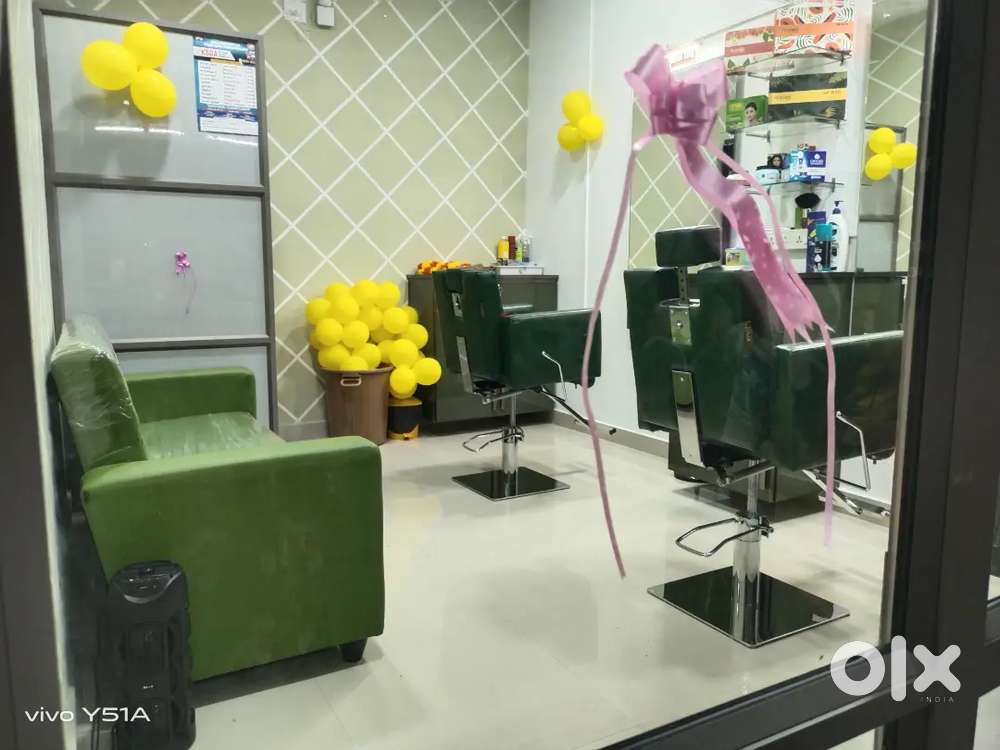 Men saloon Urgent vacancy for staff please contact or please message