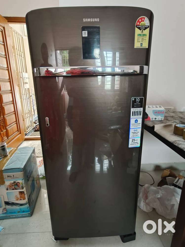 SAMSUNG REFRIGERATOR