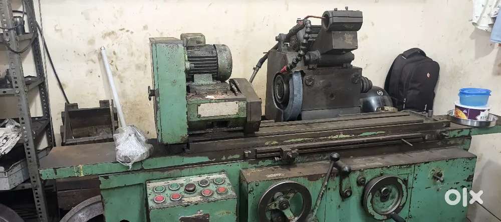 Cylindrical grinding machine
