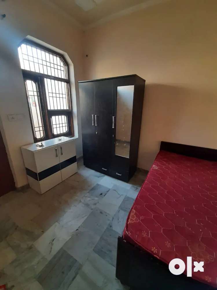 Independent 4 Rooms with attach washroom