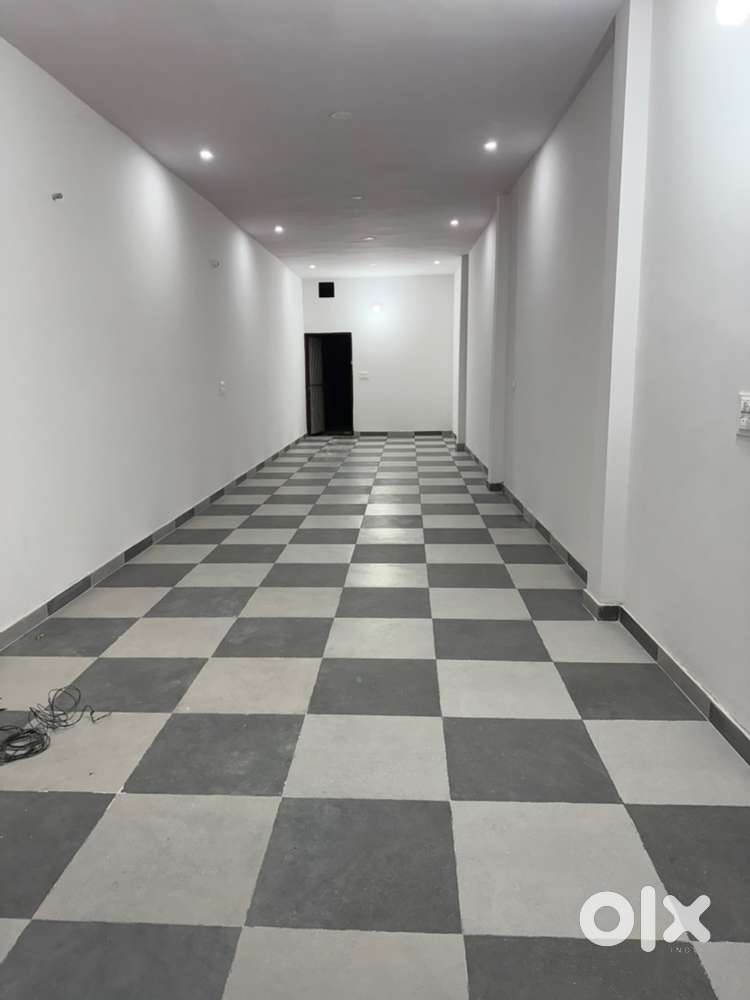 New Showroom for rent