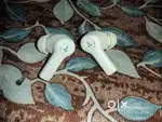 Boat Nirvana Ino 2 White Buds Charging without case