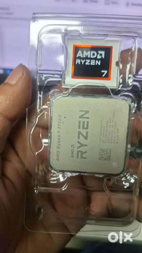 AMD RYZEN 7 3700X WITH RGB FAN AMD