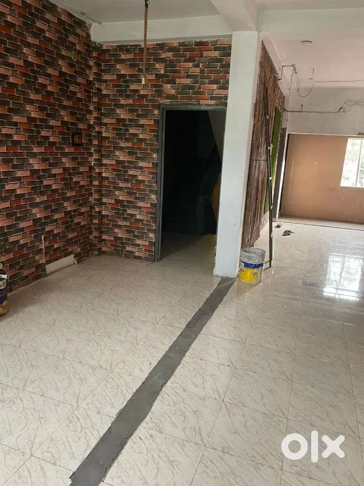 Main road touch shop and office space in the middle of the city