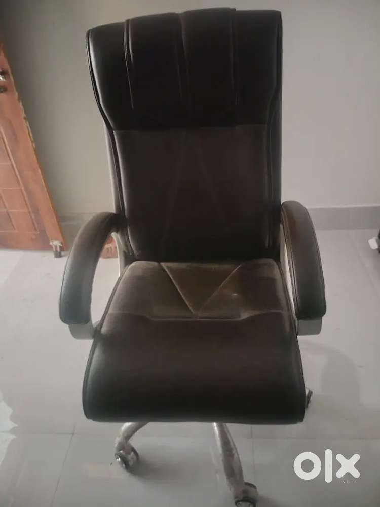 New Executive officer chair and other furniture