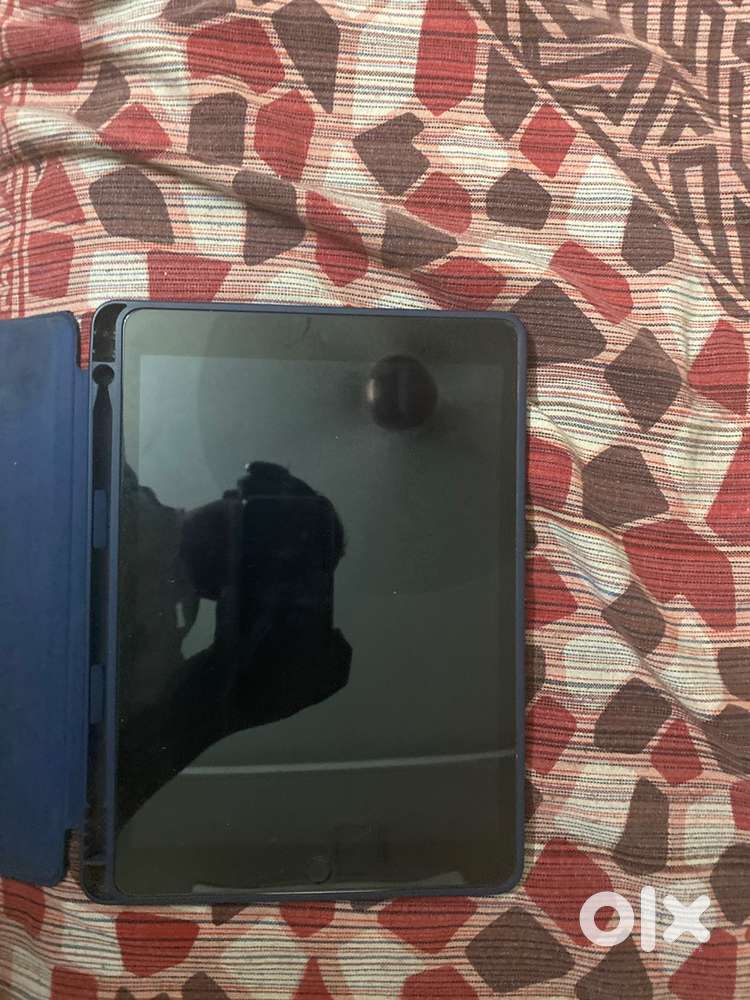 Ipad os 26 Ipad 9th genereation With original bill and box