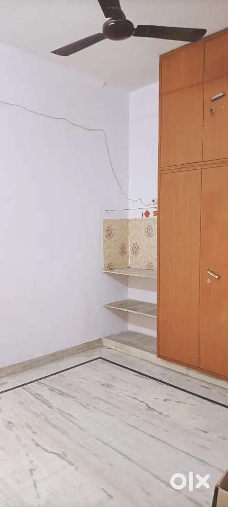 Only working veg family 1 bhk second floor