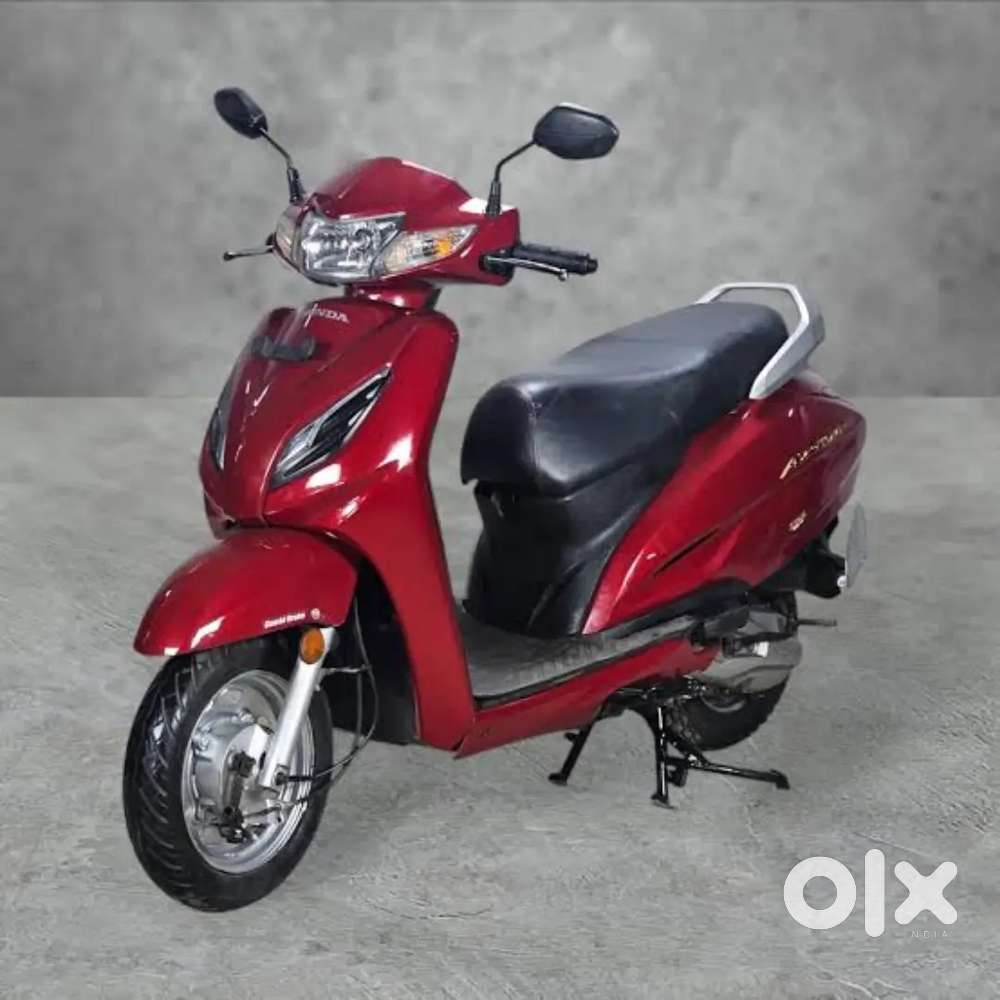 Honda Activa 6g in very good condition no scratches and no accident