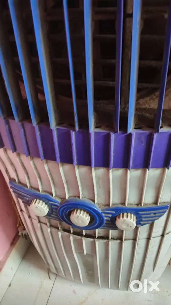 White and blue colour cooler