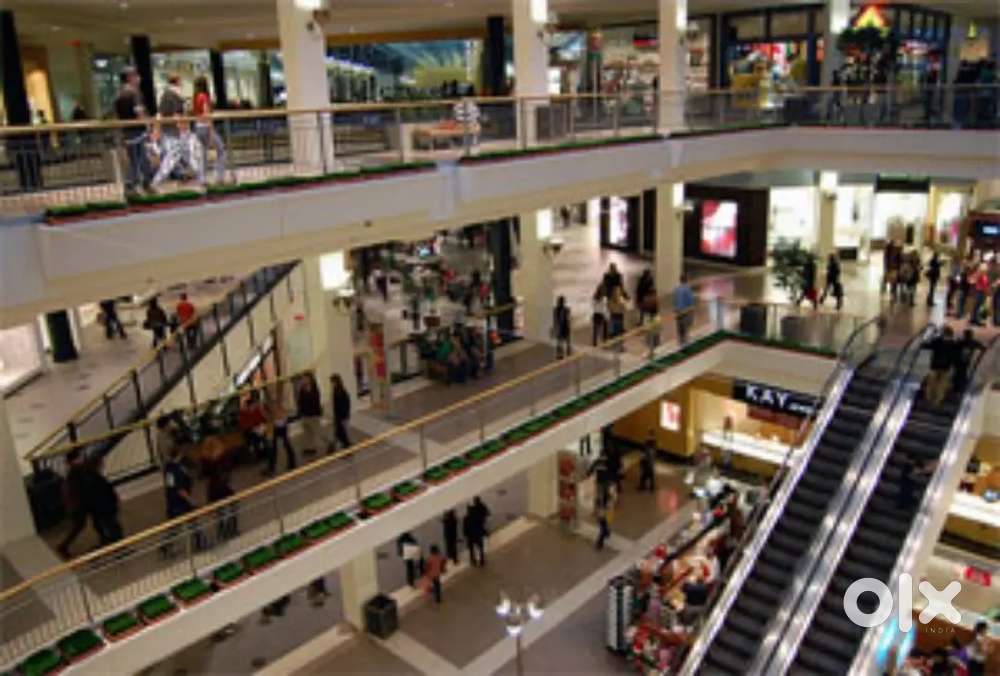 शॉपिंग मॉल में नौकरी के लिए तत्काल आवश्यकता है लड़कियों और लड़कों की