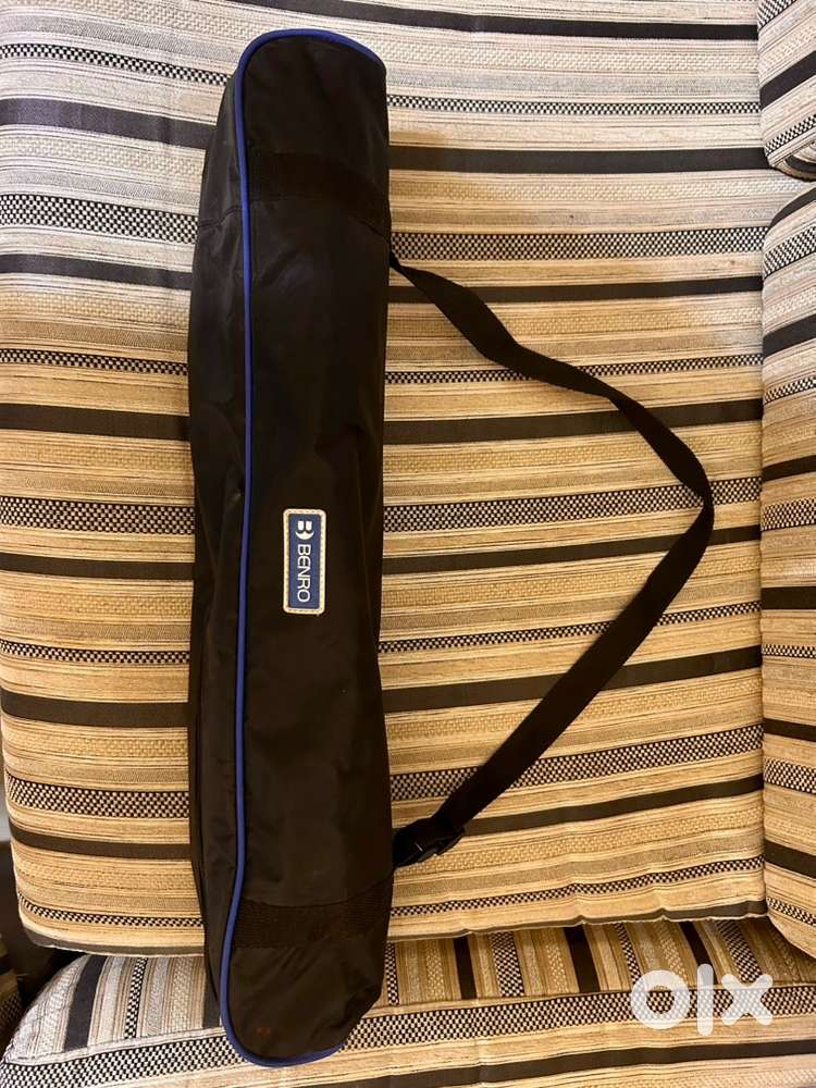  Benro Camera Tripod – Like New  ₹1,400