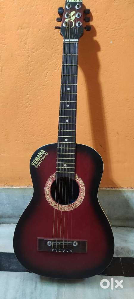 Selling Yemaha Baby Acoustic Guitar