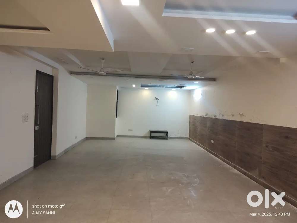 2000 sqft office/showroom space available for rent in dimna