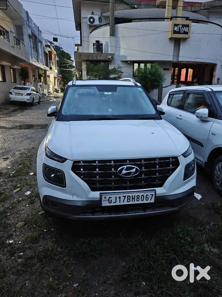 Hyundai Venue 2019 Petrol 101000 Km Driven