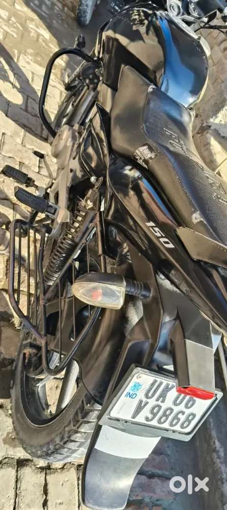 Bahut achhi gadi hai