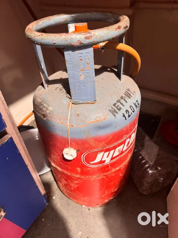 Gas stove & cylinder (12kg)