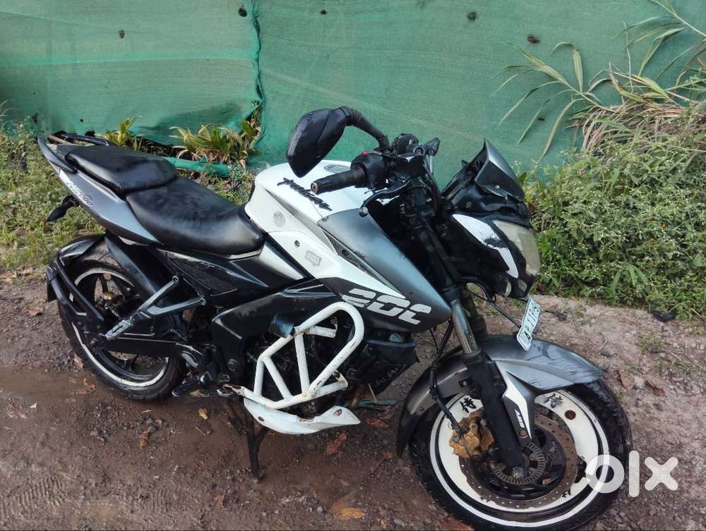 Bajaj ns200 bs4