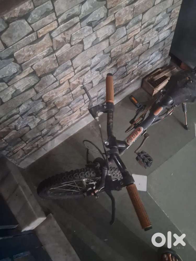 Urgent need money KROSS XTREME OFFEOAD BICYCLE PRICE 5000. FIXED PRICE