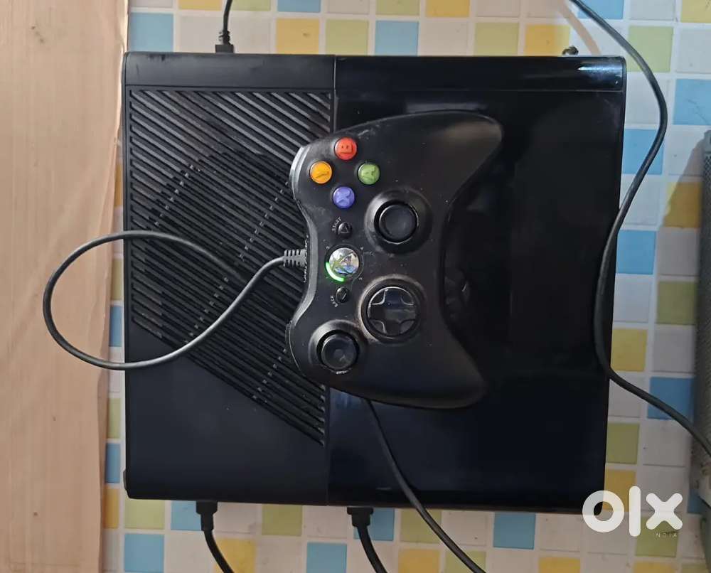 Xbox 360 E 250gb hardisk one game Gta 5