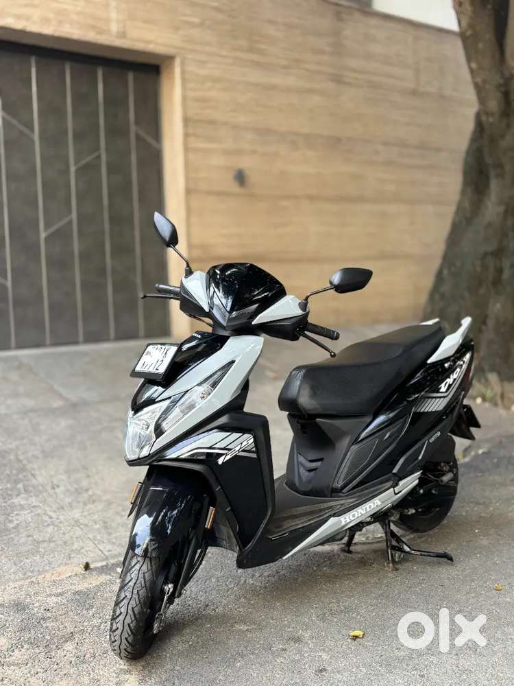 Honda Dio 125 2025 first owner km driven 8793