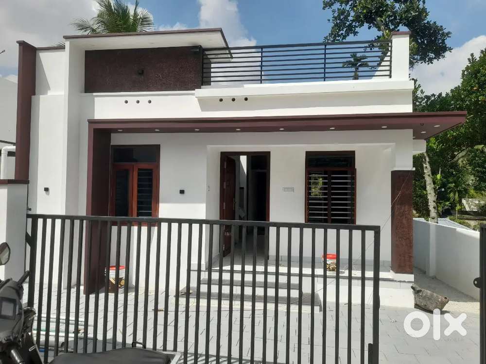 പുതിയ വീട് തിരുമല പേയാട് തച്ചോട്ടുകാവിനടുത്ത്