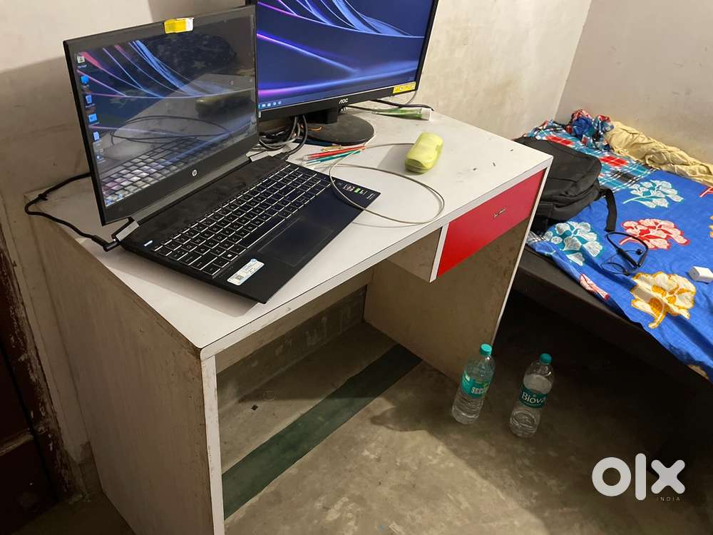 Desk/Table for office or study.