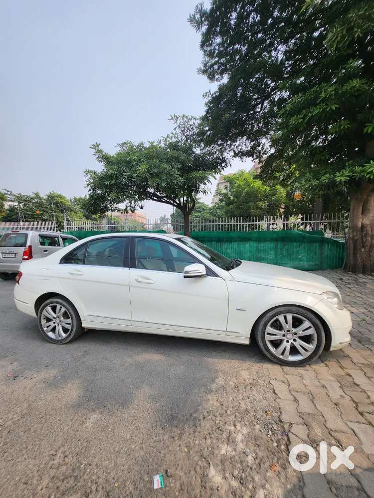Mercedes-Benz C-Class 2011 Petrol Well Maintained