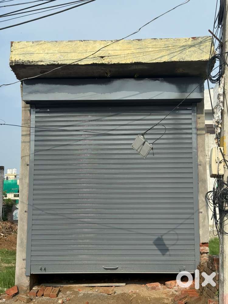 Showroom for sale near curo mall