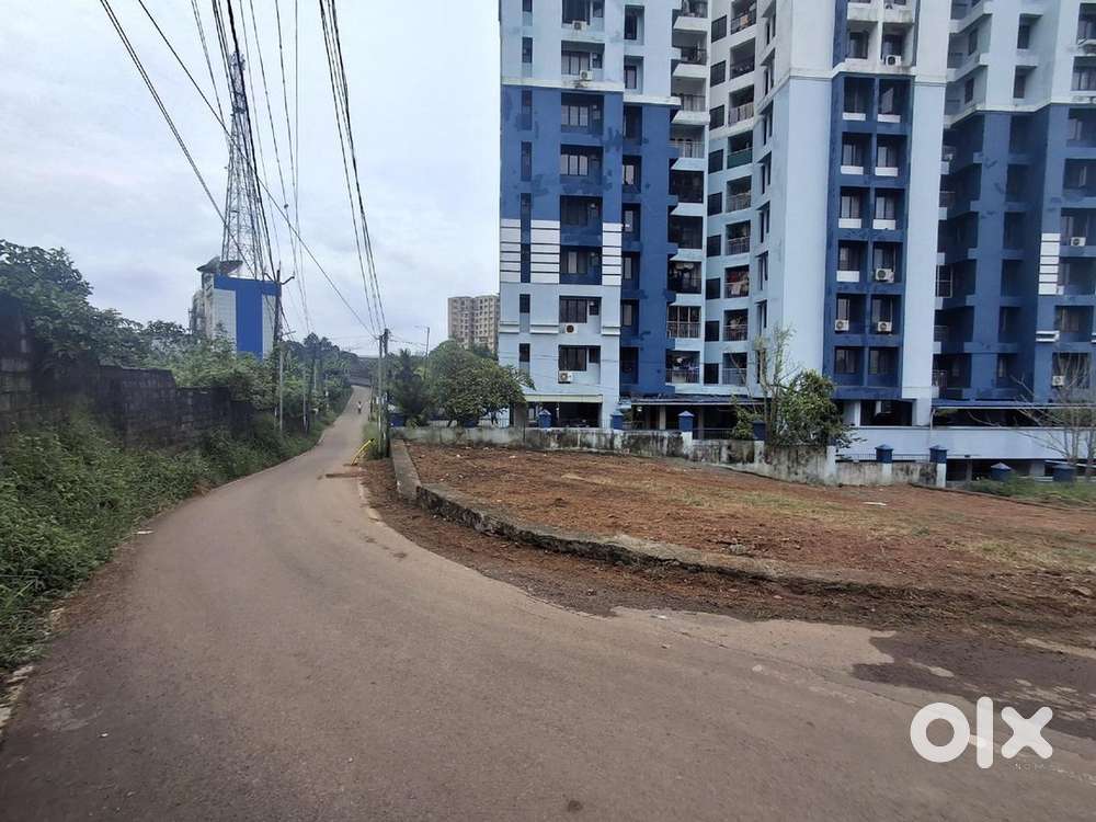 Kakkanad vsnl road 10 cent land for sale